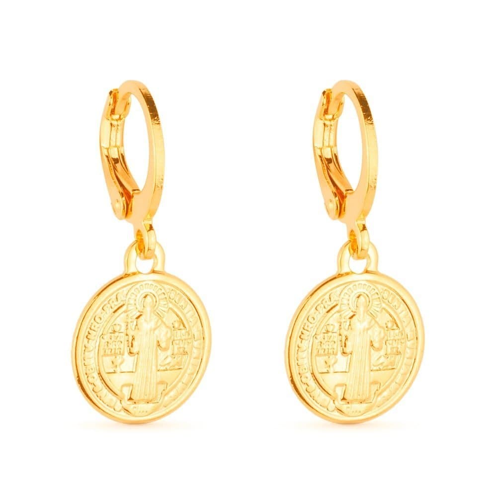 Brinco Dourado de Argolinha Com Medalha Religiosa - Banho de Ouro 24k para revenda | Hub Joias